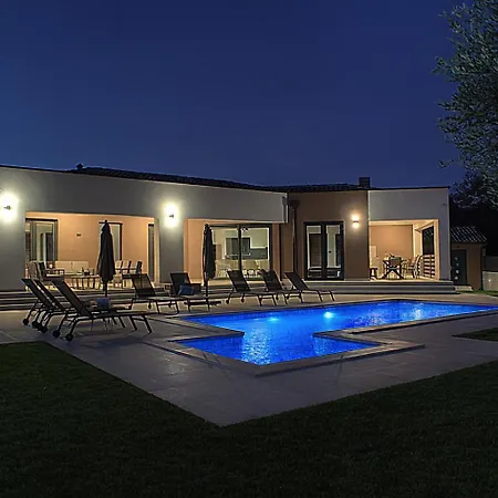 빌라 Marex - Modern With Private Pool, Near Sea -pavicini, Pula, Istria