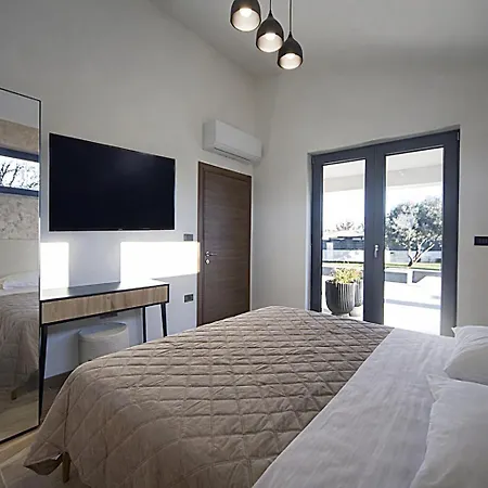 Marex - Modern With Private Pool, Near Sea -pavicini, Pula, Istria 빌라 *