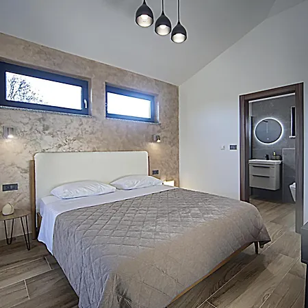 빌라 Marex - Modern With Private Pool, Near Sea -pavicini, Pula, Istria *