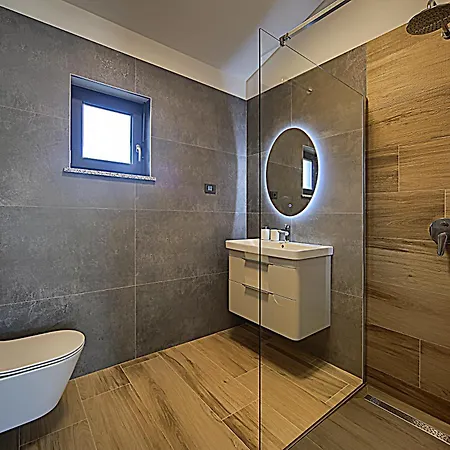 Marex - Modern With Private Pool, Near Sea -pavicini, Pula, Istria * Pavicini
